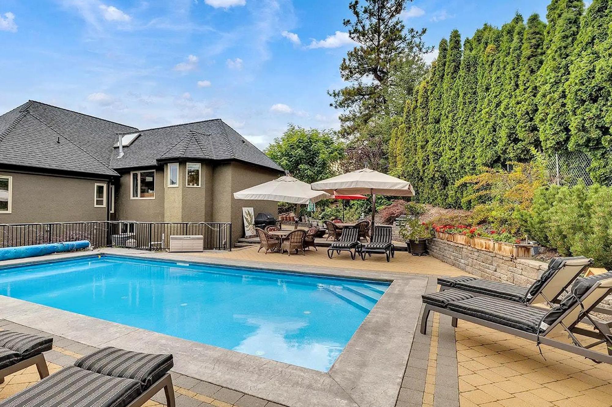 Under The Tree - Bed & Breakfast Kelowna Exterior photo